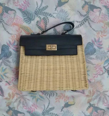Bossa de dona quadrada de rattan