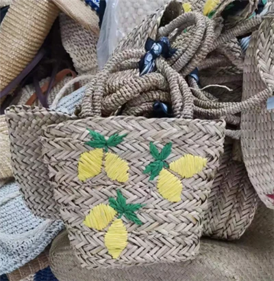 Petita bossa de palla brodat