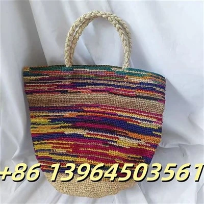 Bucket de ràfia multicolor fet a mà